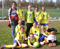 mei-joraivoetbal-meisjesteam2013